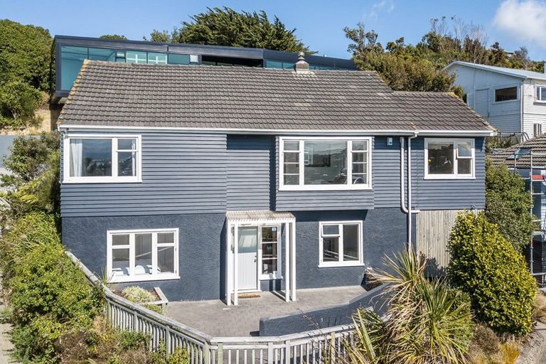 Photo of property in 90 Nicholson Road, Khandallah, Wellington, 6035