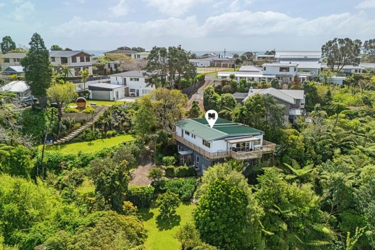 Photo of property in 15 Linda Street, Oakura, 4314