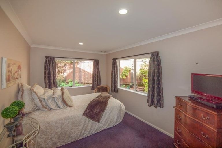 Photo of property in 6 Halewood Grove, Churton Park, Wellington, 6037