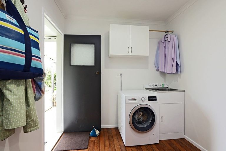 Photo of property in 15 Travis Street, Taradale, Napier, 4112