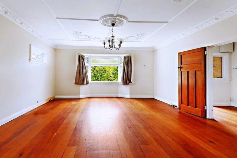 Photo of property in 343 Karori Road, Karori, Wellington, 6012