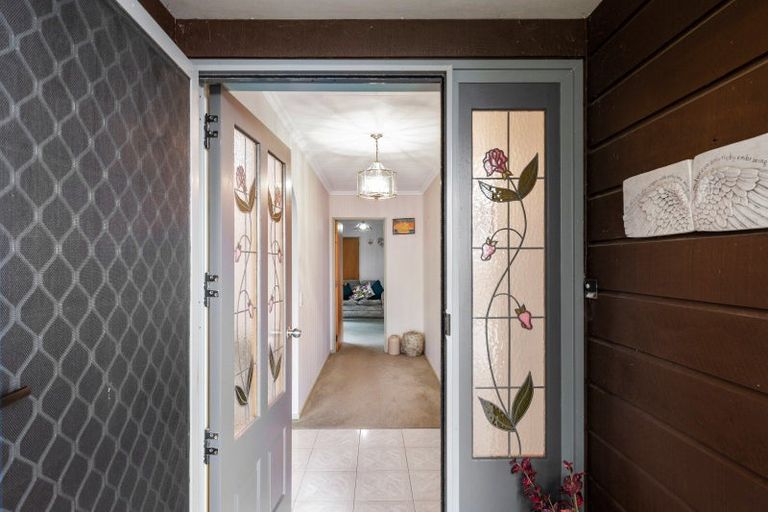 Photo of property in 35 Manu Crescent, Upper Vogeltown, New Plymouth, 4310