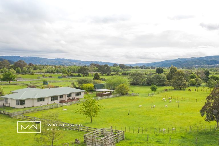 Photo of property in 15 Malcolm Gillies Grove, Totara Park, Upper Hutt, 5018