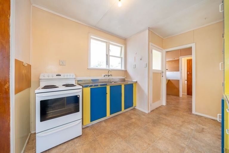 Photo of property in 72 Castor Crescent, Cannons Creek, Porirua, 5024