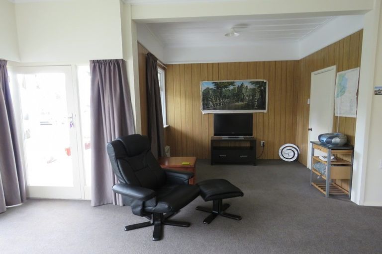 Photo of property in 5 London Street, Hampden, 9410