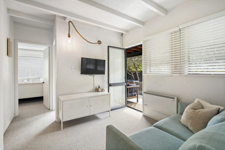 Photo of property in 2/10 Merani Street, Narrow Neck, Auckland, 0622