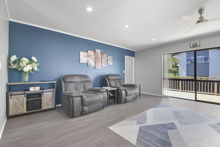 Photo of property in 96 Brian Crescent, Stanmore Bay, Whangaparaoa, 0932