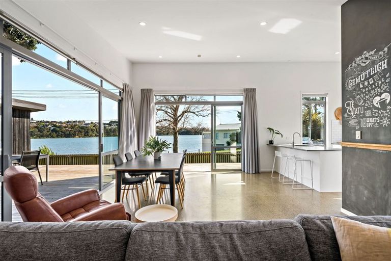 Photo of property in 12b Chapman Road, Te Atatu Peninsula, Auckland, 0610