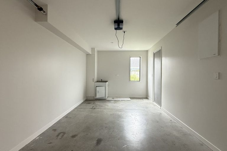 Photo of property in 5/21 Akoranga Drive, Northcote, Auckland, 0627