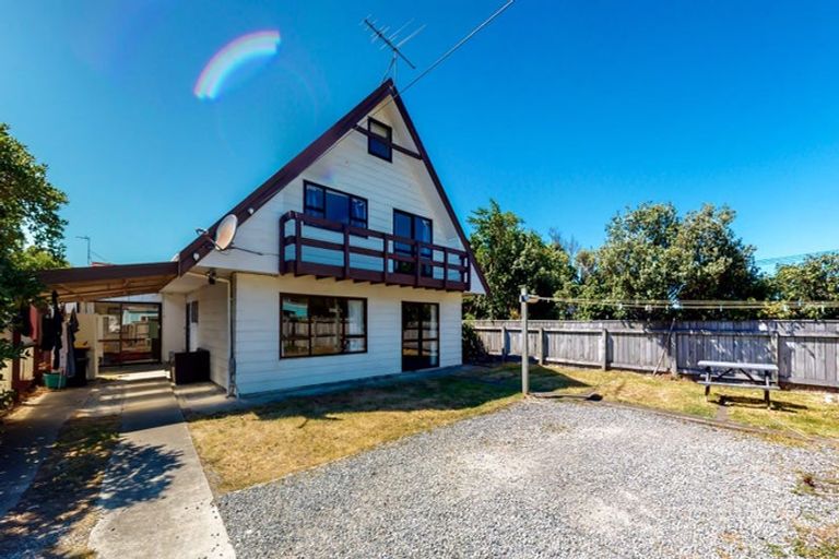 Photo of property in 87a Freyberg Street, Lyall Bay, Wellington, 6022