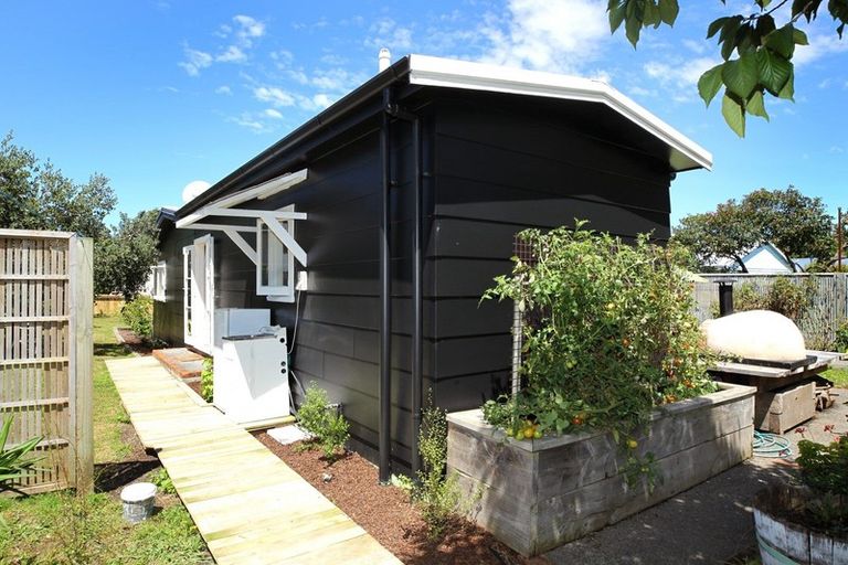 Photo of property in 11-13 Kuku Street, Te Awanga, 4102