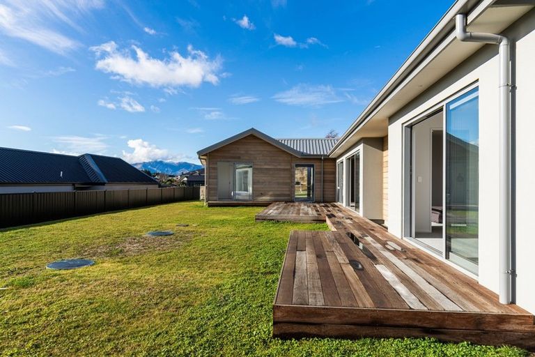 Photo of property in 8 The Heights Avenue, Wanaka, 9305