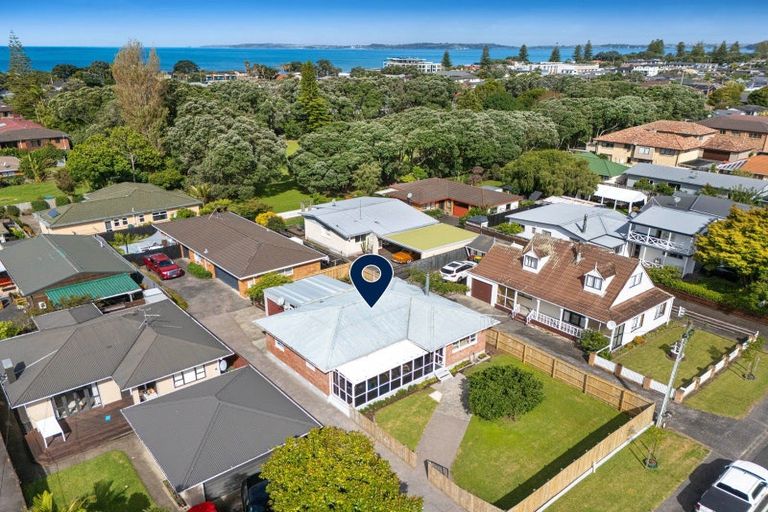 Photo of property in 1/179 Centreway Road, Orewa, 0931