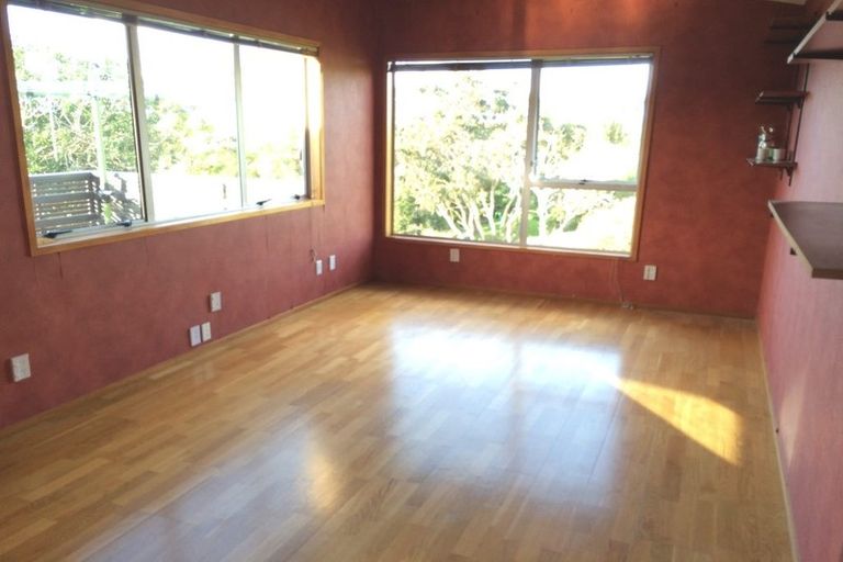 Photo of property in 189 Rangatira Road, Beach Haven, Auckland, 0626