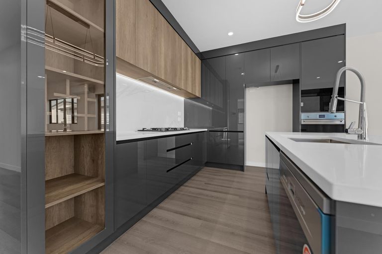 Photo of property in 31 Korowhiti Road, Clarks Beach, 2122