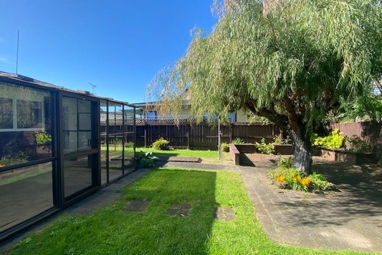 Photo of property in 10 Mimosa Place, Half Moon Bay, Auckland, 2012