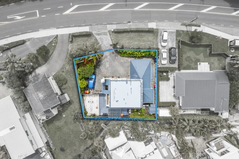 Photo of property in 2/86 Beach Road, Castor Bay, Auckland, 0620