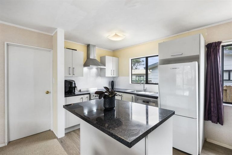 Photo of property in 1/12 Aurea Avenue, Pakuranga, Auckland, 2010