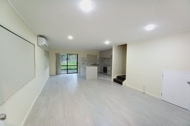 Photo of property in 19/8 Margan Avenue, New Lynn, Auckland, 0600
