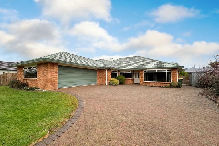 Photo of property in 15 Roderick Place, Rototuna, Hamilton, 3210