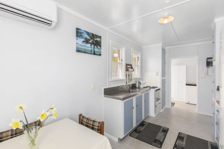 Photo of property in 127 Waddington Drive, Naenae, Lower Hutt, 5011