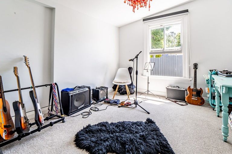 Photo of property in 38 Waiwaka Terrace, Strandon, New Plymouth, 4312