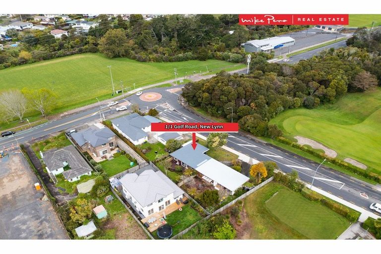 Photo of property in 1/1 Golf Road, New Lynn, Auckland, 0600
