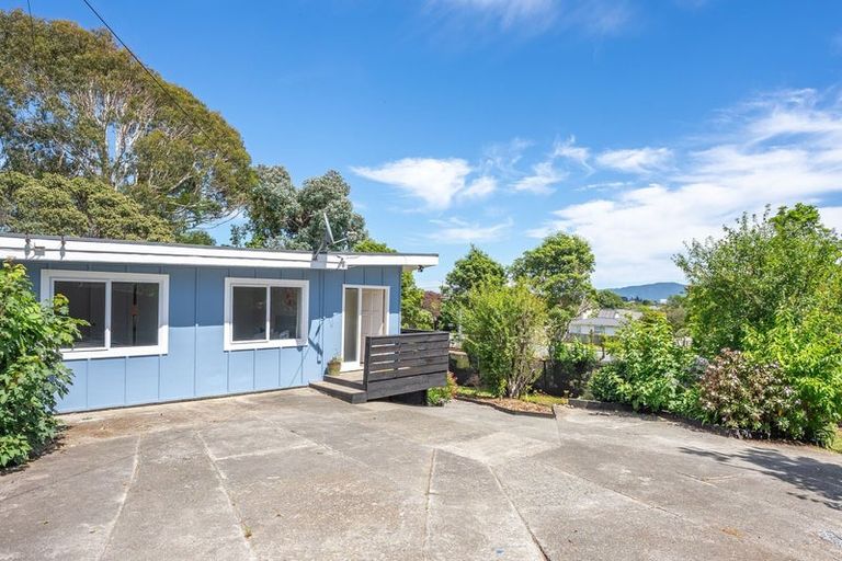 Photo of property in 30 Ruru Street, Waikanae, 5036
