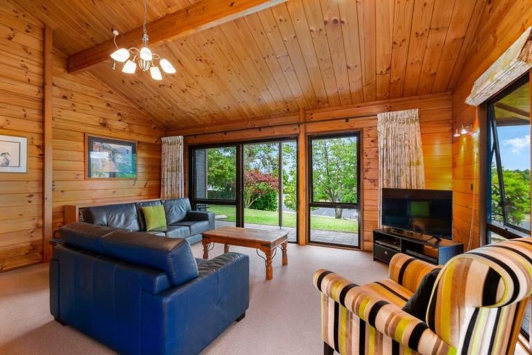 Photo of property in 4 Boojum Dell, Kinloch, Taupo, 3377