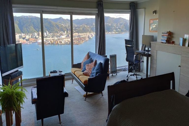 Photo of property in 22 Robieson Street, Roseneath, Wellington, 6011