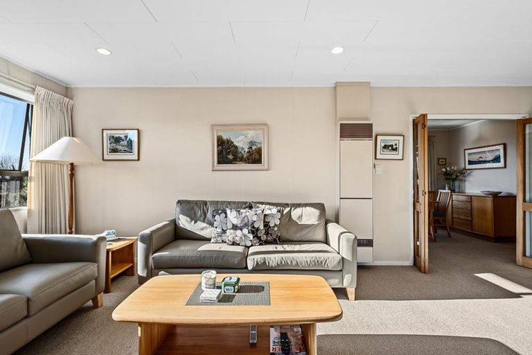 Photo of property in 11 Cargill Place, Frankleigh Park, New Plymouth, 4310