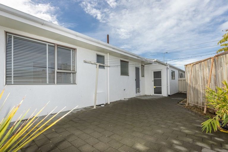 Photo of property in 2/89 Riverbend Road, Onekawa, Napier, 4110