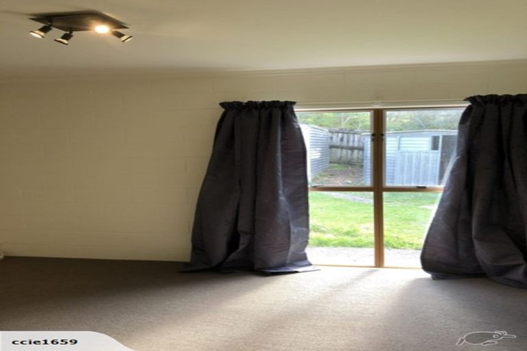 Photo of property in 14 Teviot Place, Totara Vale, Auckland, 0629