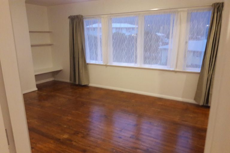 Photo of property in 37 Tremewan Street, Tawa, Wellington, 5028