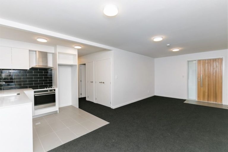 Photo of property in 7/74 Derwent Street, Island Bay, Wellington, 6023