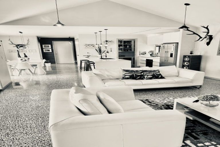 Photo of property in 16 Kaniera Terrace, Cambridge, 3434