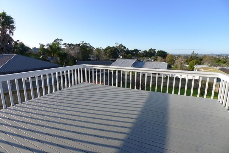 Photo of property in 83 Hobsonville Road, West Harbour, Auckland, 0618