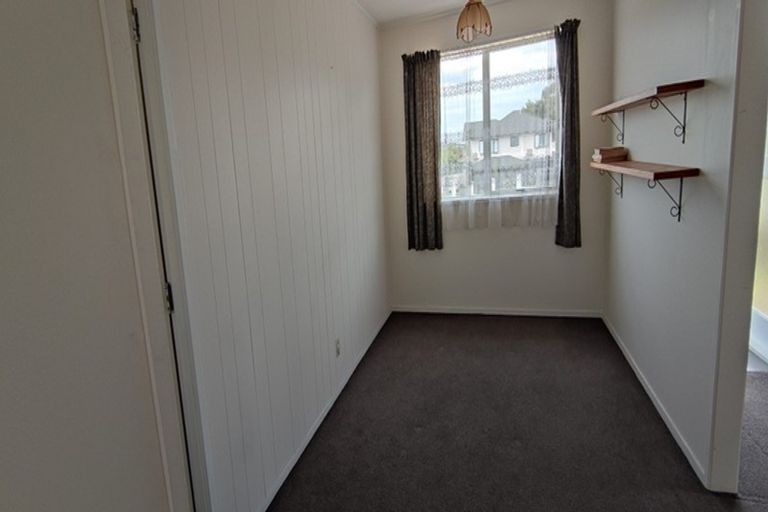 Photo of property in 25 Lisa Rise, Half Moon Bay, Auckland, 2012