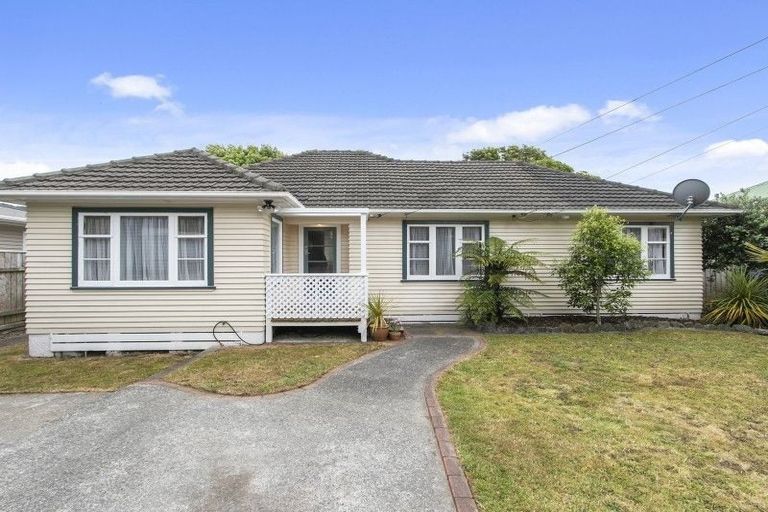 Photo of property in 4 Coast Road, Wainuiomata, Lower Hutt, 5014