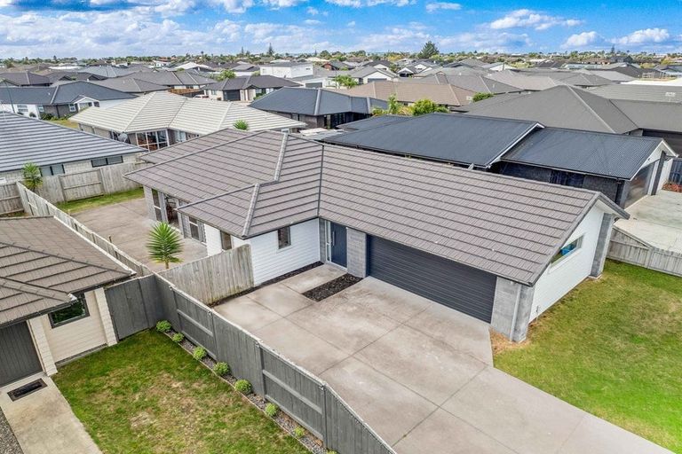 Photo of property in 11 Sabre Street, Papamoa Beach, Papamoa, 3118