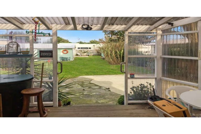 Photo of property in 69 Koputara Road, Himatangi Beach, Foxton, 4891