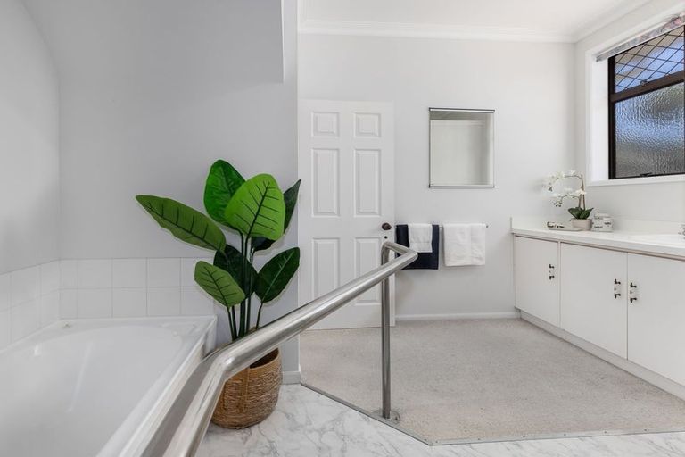 Photo of property in 28 Gordon Place, Levin, 5510