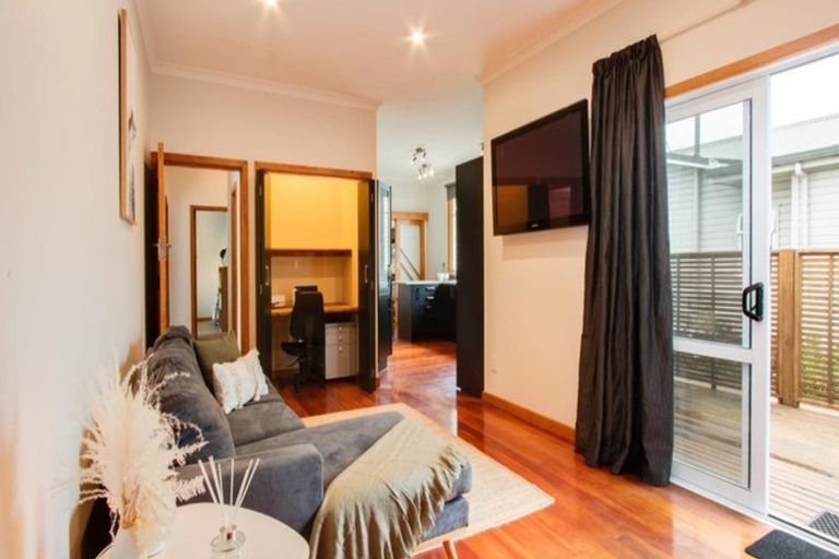 Photo of property in 215 Park Road North, Parkvale, Hastings, 4122