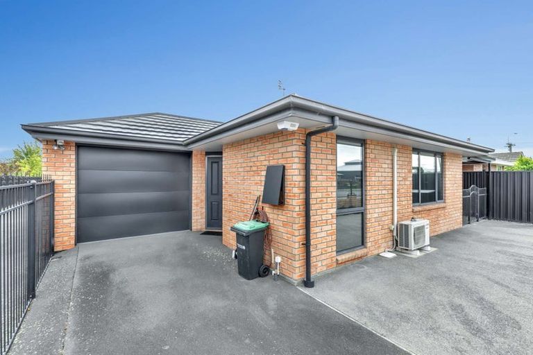 Photo of property in 1/123 Sawyers Arms Road, Northcote, Christchurch, 8052