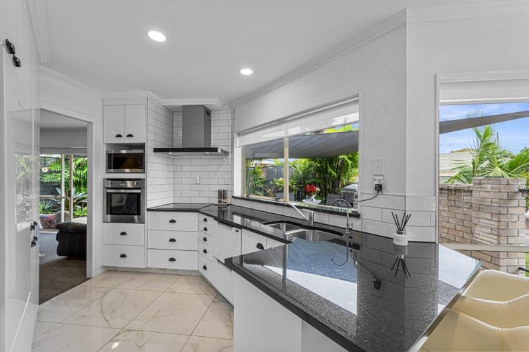 Photo of property in 4 Palm Court, Mount Maunganui, 3116