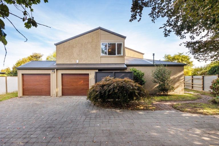 Photo of property in 12 Truscott Grove, Awapuni, Palmerston North, 4412