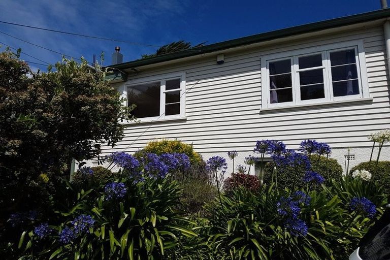Photo of property in 43 Fraser Avenue, Johnsonville, Wellington, 6037