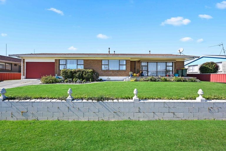 Photo of property in 8 Sandalwood Drive, Dinsdale, Hamilton, 3204