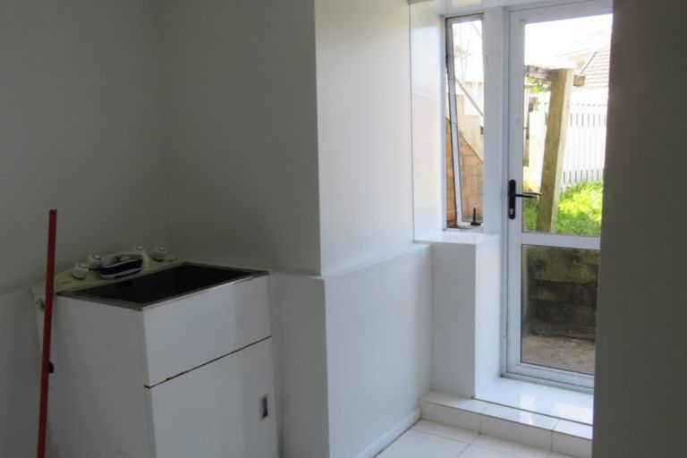 Photo of property in 1/31 Becroft Drive, Forrest Hill, Auckland, 0620