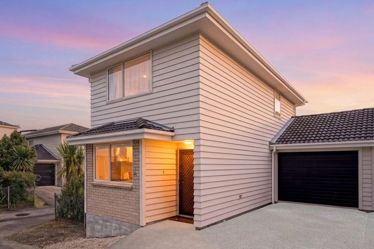 Photo of property in 11 Manatu Lane, Kelston, Auckland, 0602